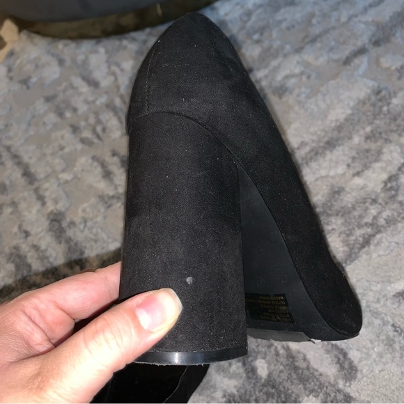 Fashion to Figure Black Pointed Toe Block Heels - Picture 6 of 9